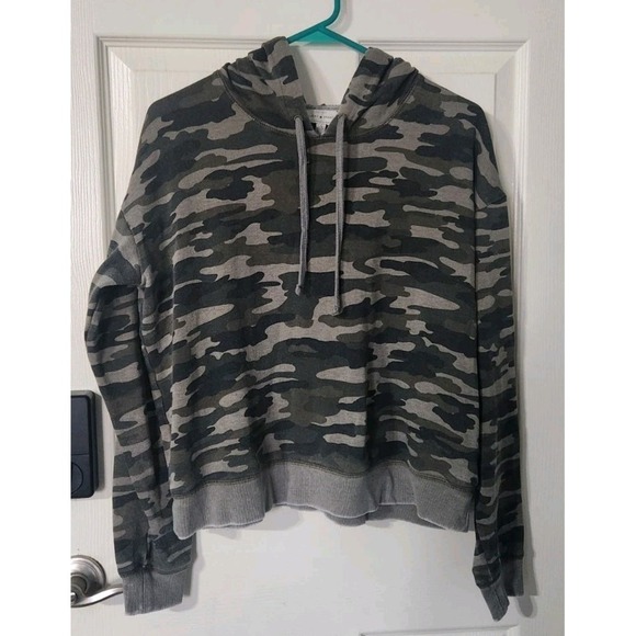 LUCKY BRAND Women's SWEATSHIRT LONG SLEEVE HOODIE GREEN CAMOUFLAGE SZ LARGE - Picture 1 of 3